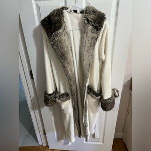 Pottery Barn Faux Fur Bathrobe Size M/L